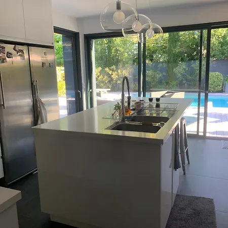 Soleil Bordeaux 4 Villa *